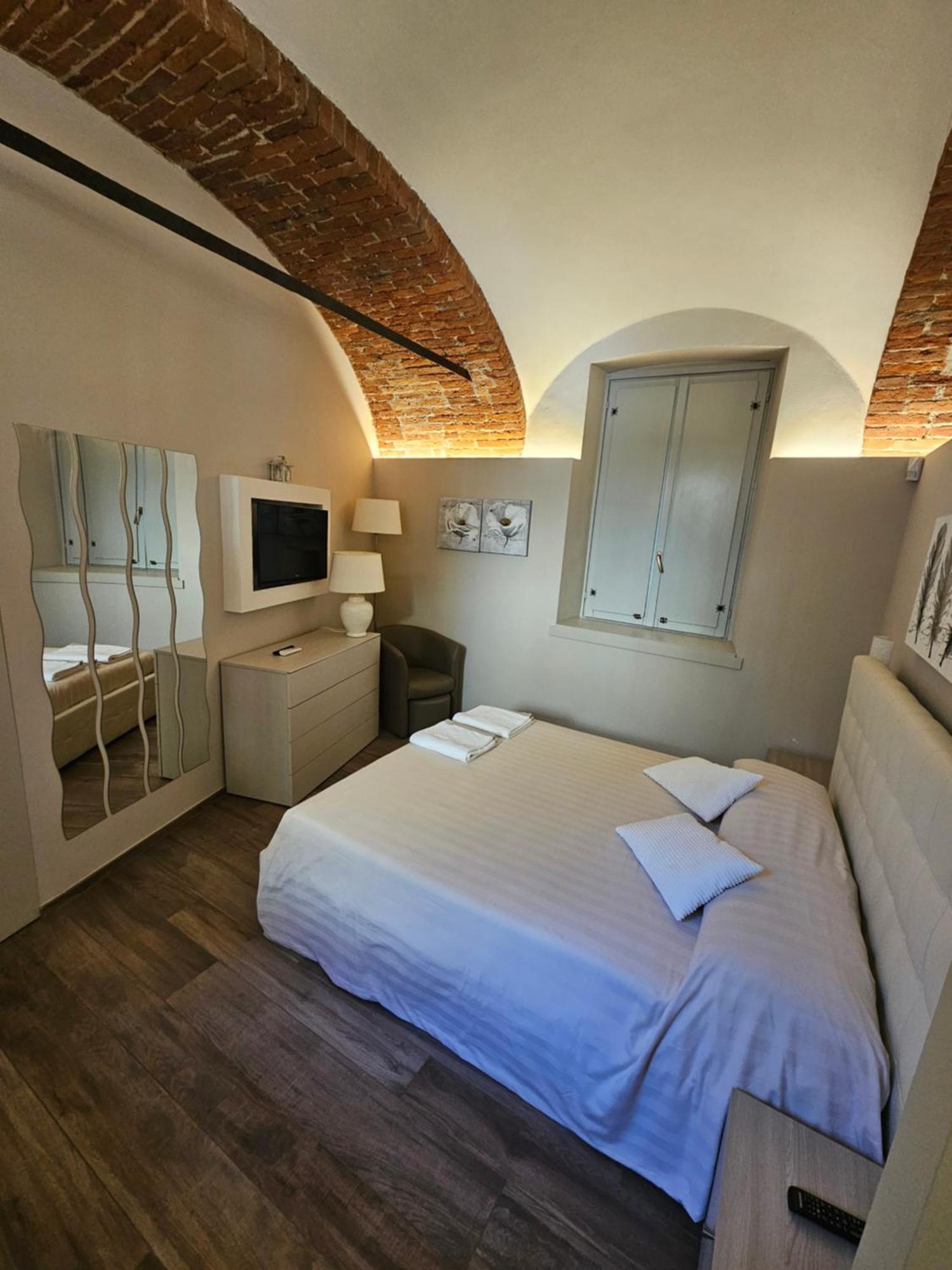 Bilocale In Centro Storico! Lägenhet Alba  Exteriör bild
